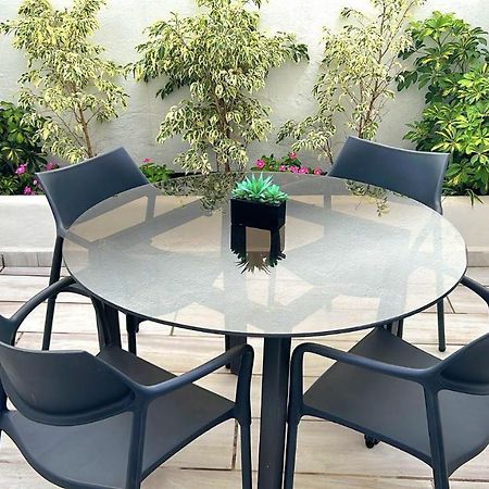 バレンシアNew! Renovated, Centrally Located, Private Entrance, Terraceアパートメント エクステリア 写真