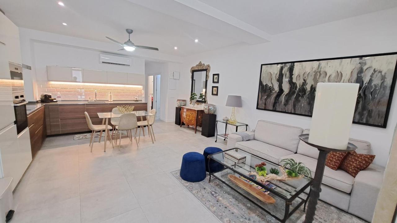 バレンシアNew! Renovated, Centrally Located, Private Entrance, Terraceアパートメント エクステリア 写真