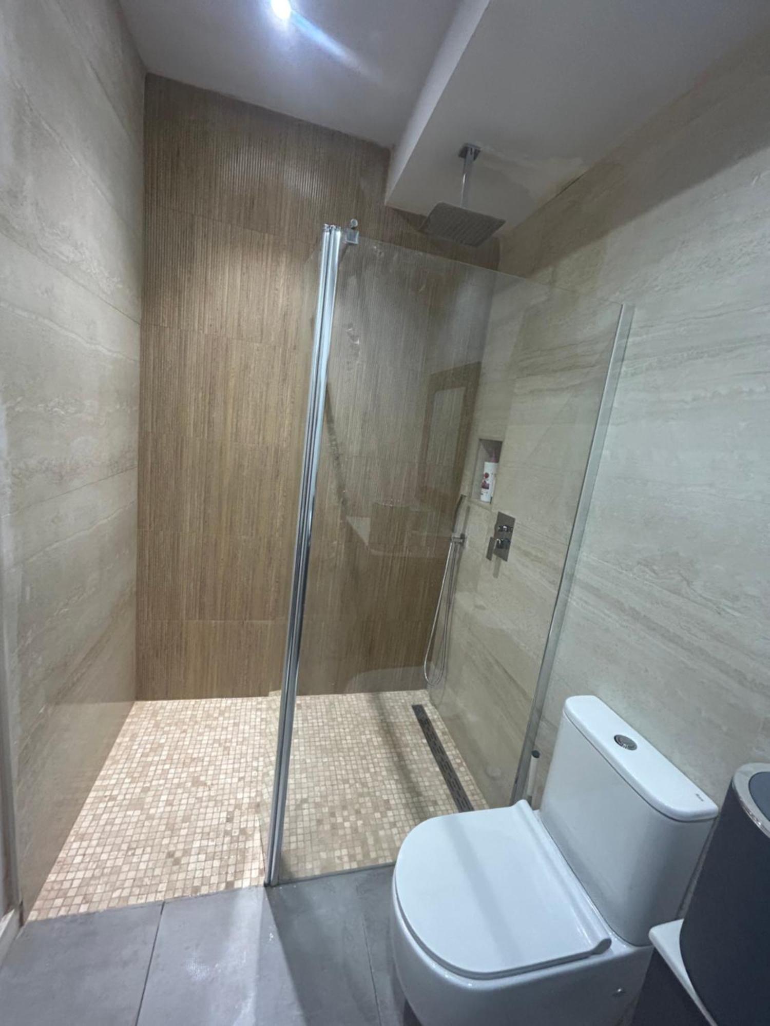 バレンシアNew! Renovated, Centrally Located, Private Entrance, Terraceアパートメント エクステリア 写真